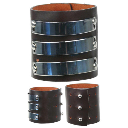 Leather wristband with metal