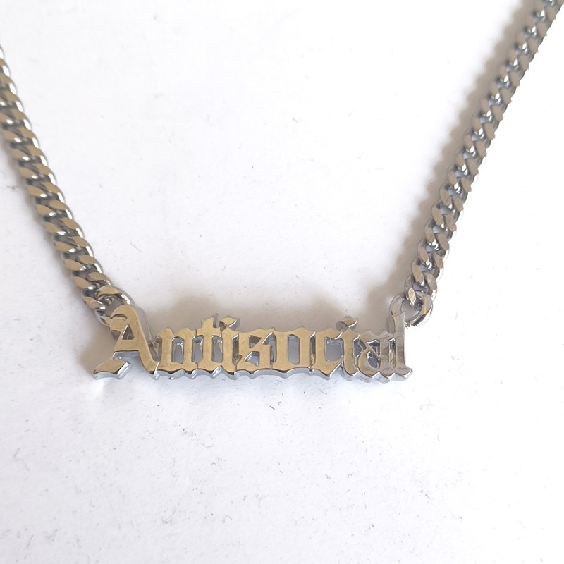 Colgante Antisocial con cadena