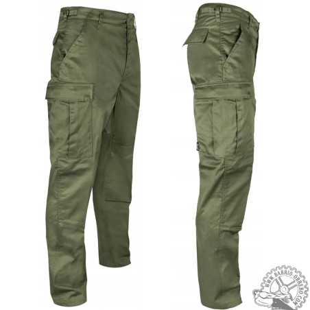 Military pants with pockets