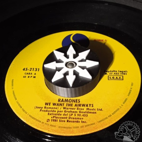 45 rpm vinyl adapter - Star of the Kaos