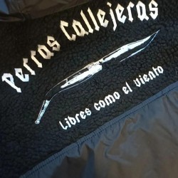 Cazadora Perras Callejeras oveja negra