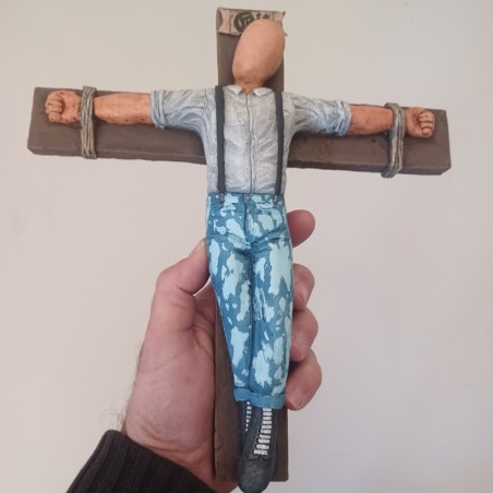 Figura grande Skinhead crucificado