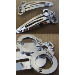 Couple clips hair handcuffs